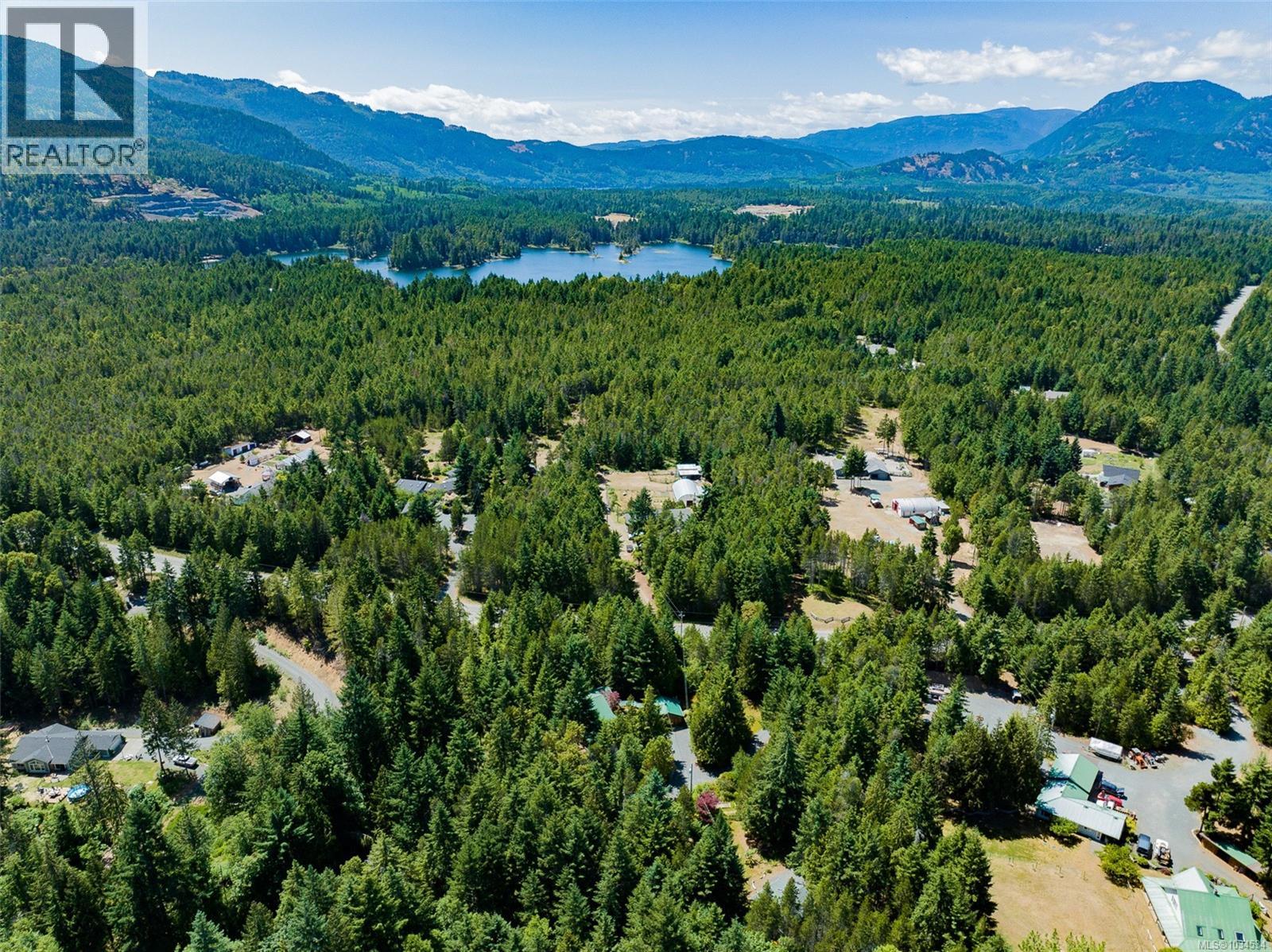 1055 Spider Lake Rd Property Photo 8