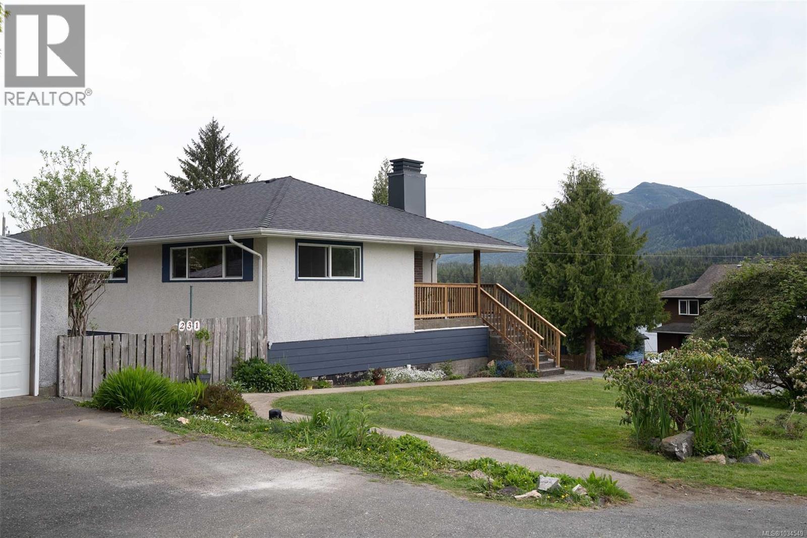 231 Otter St Property Photo 1