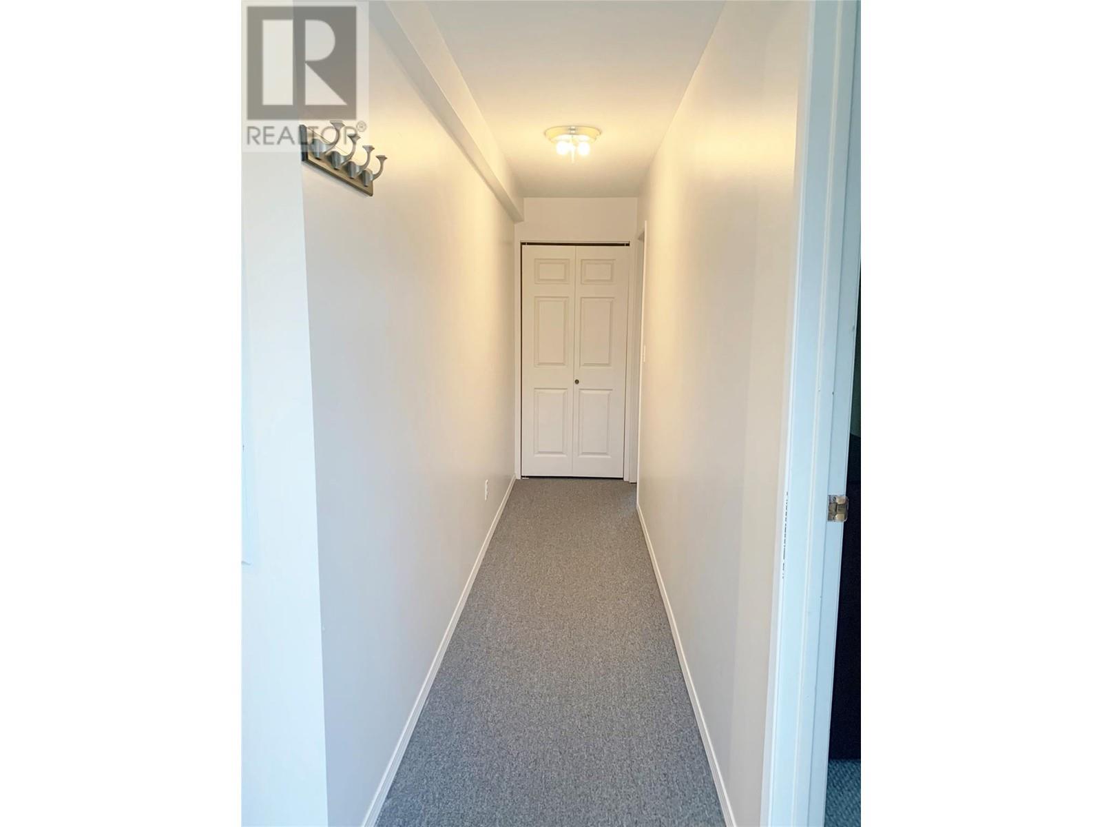 717 Victoria Road Property Photo 14