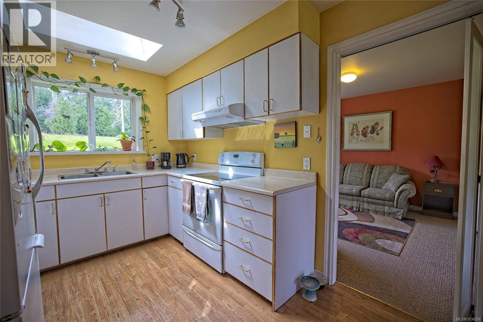 144 Hedger Rd Property Photo 9