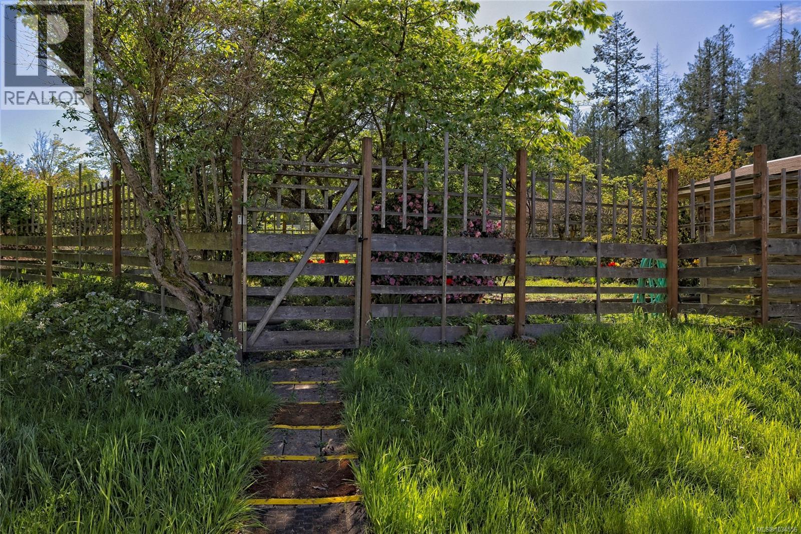 144 Hedger Rd Property Photo 30