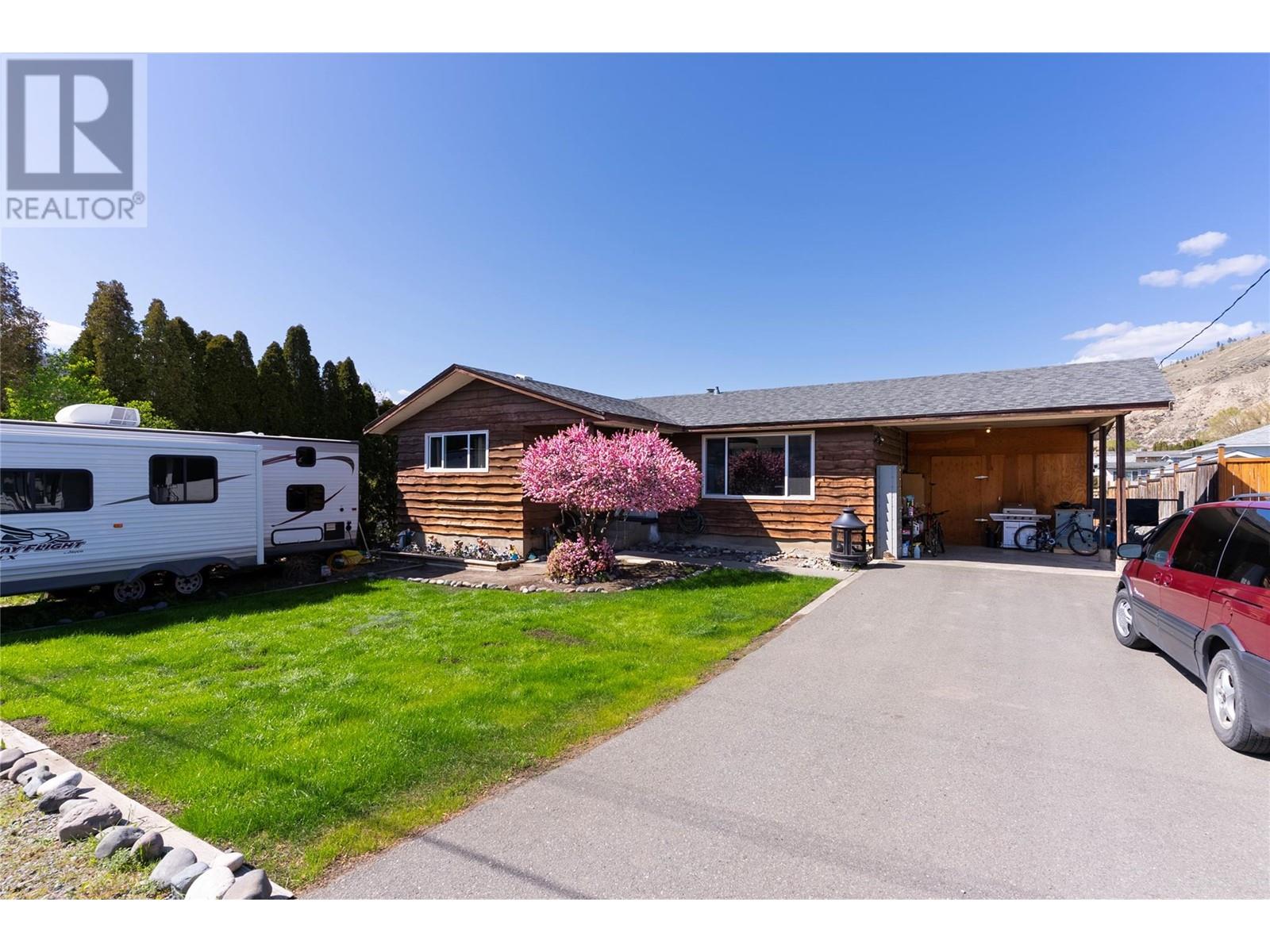 1105 Maclean Crescent Property Photo 1