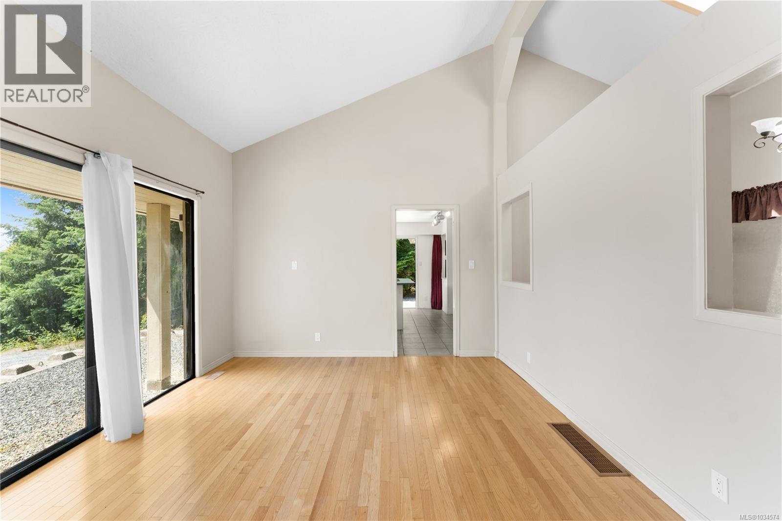 9871 Youbou Rd Property Photo 13