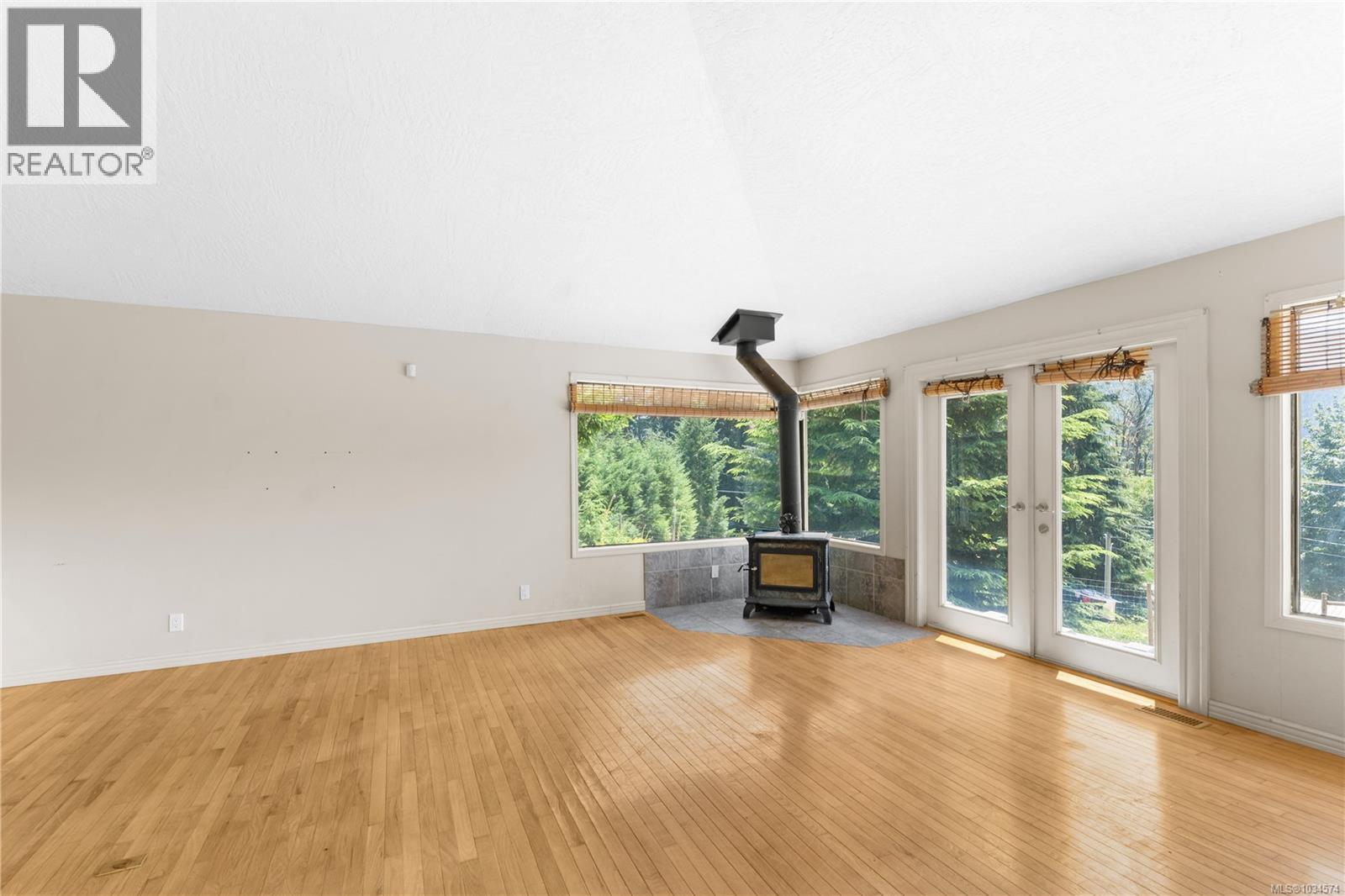 9871 Youbou Rd Property Photo 15