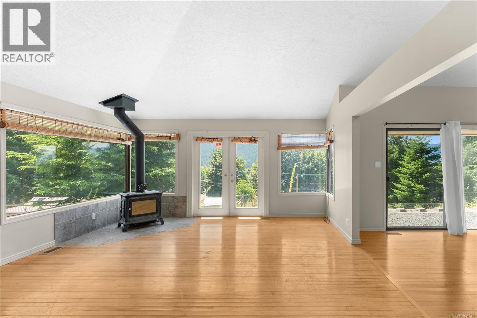 9871 Youbou Rd Property Photo 16