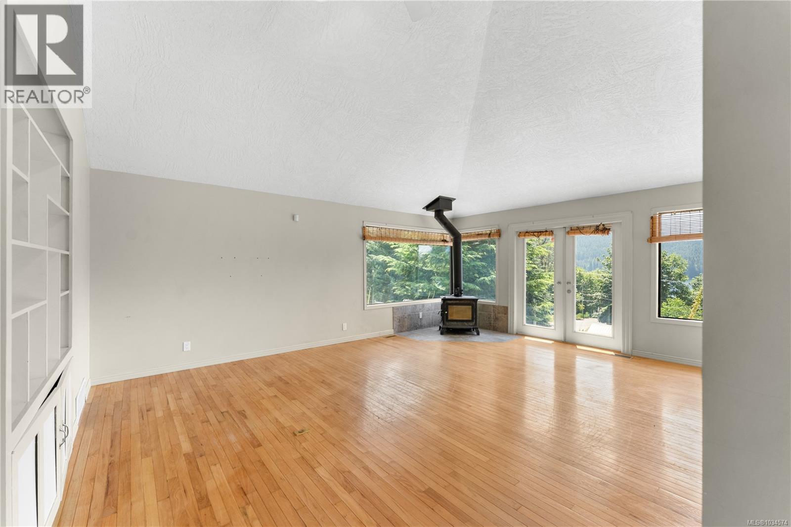 9871 Youbou Rd Property Photo 17
