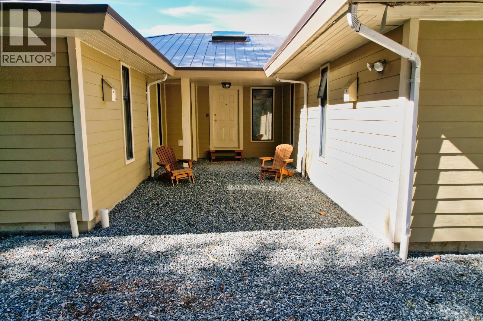 9871 Youbou Rd Property Photo 32