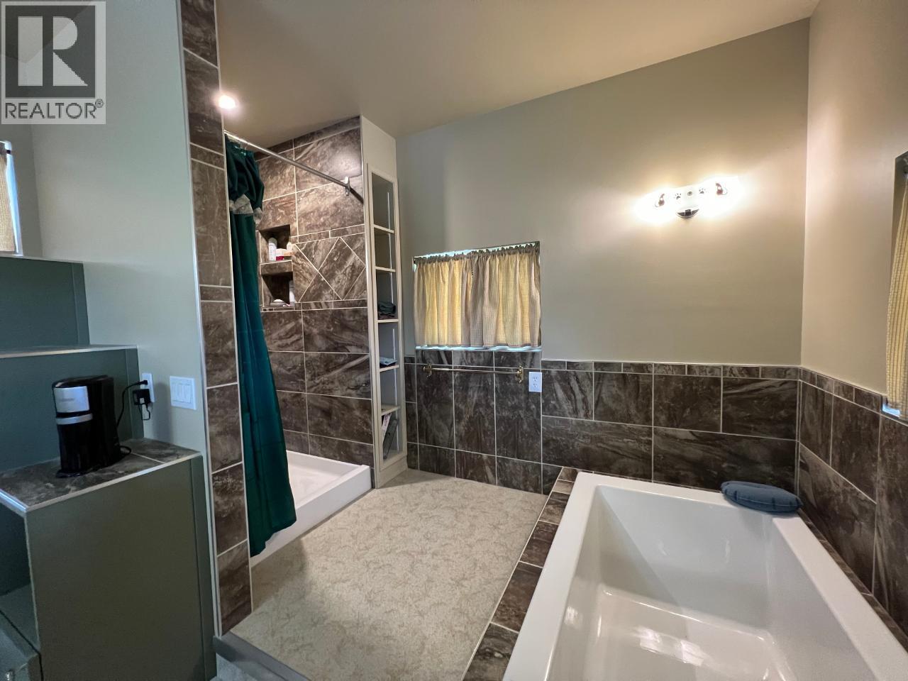 1121 Erickson Road Property Photo 5