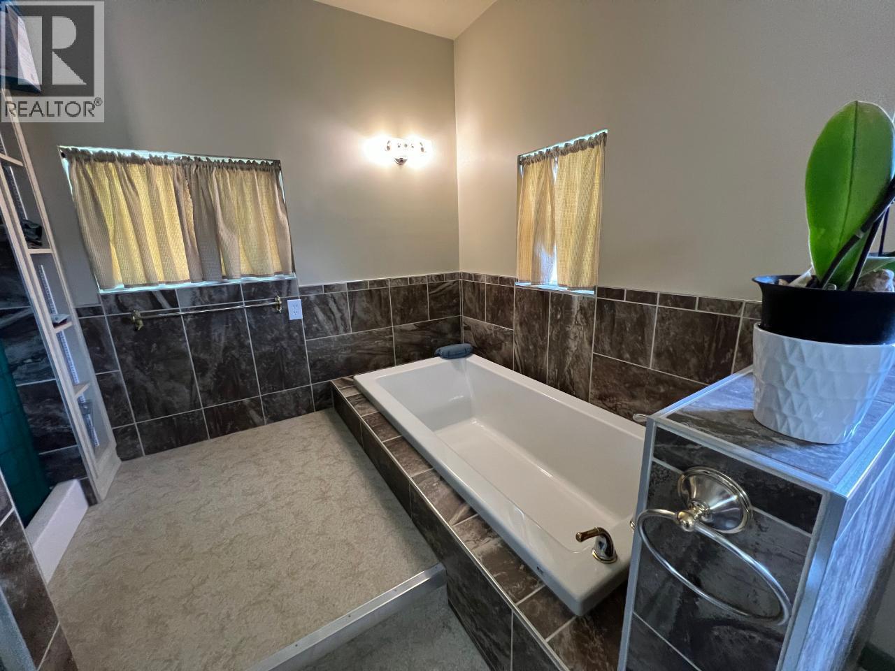 1121 Erickson Road Property Photo 16
