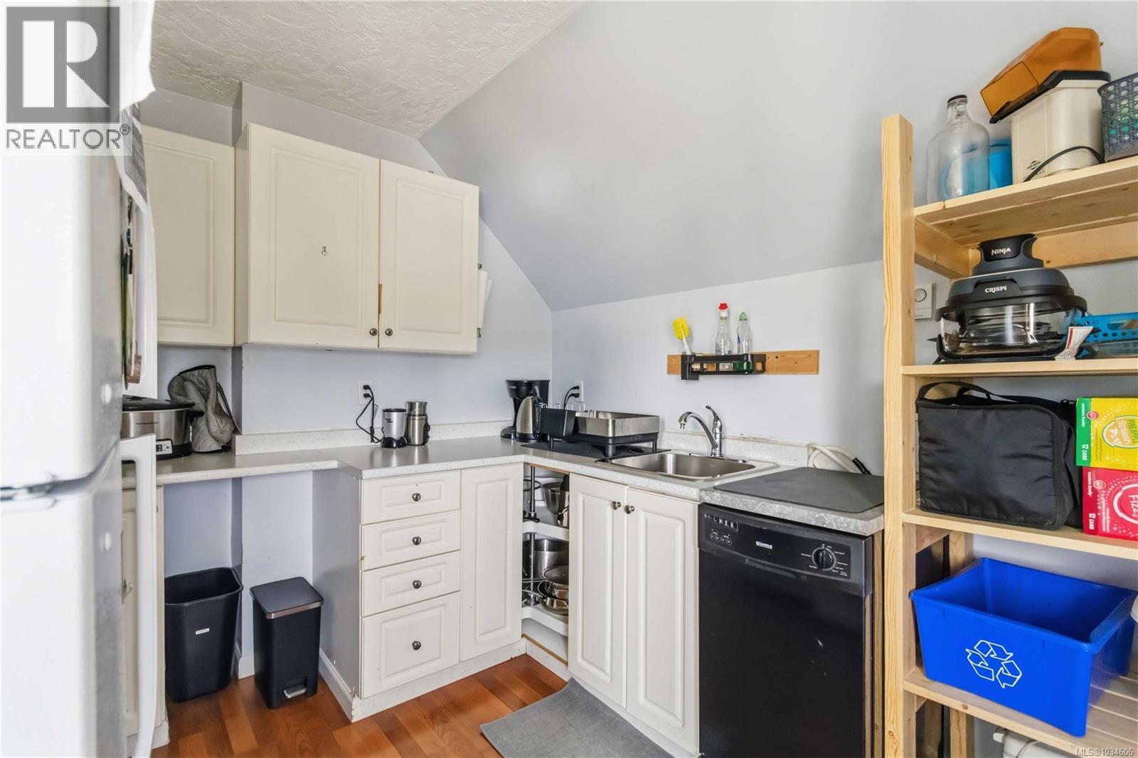 3124 Glasgow St Property Photo 13
