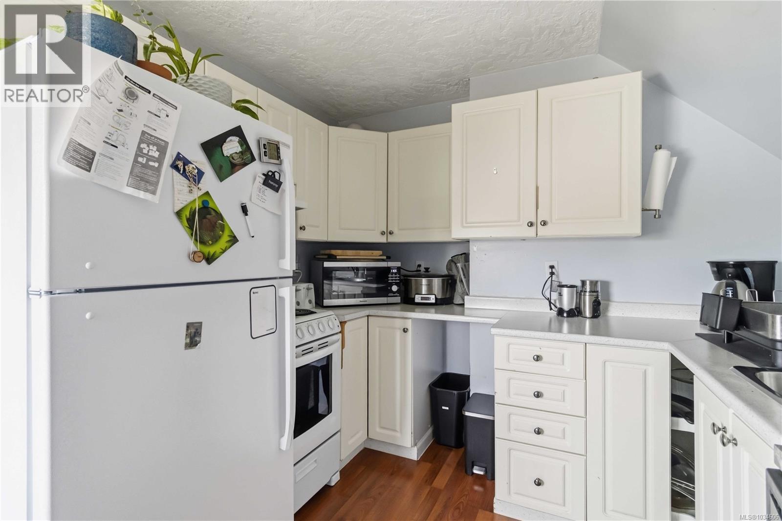 3124 Glasgow St Property Photo 14