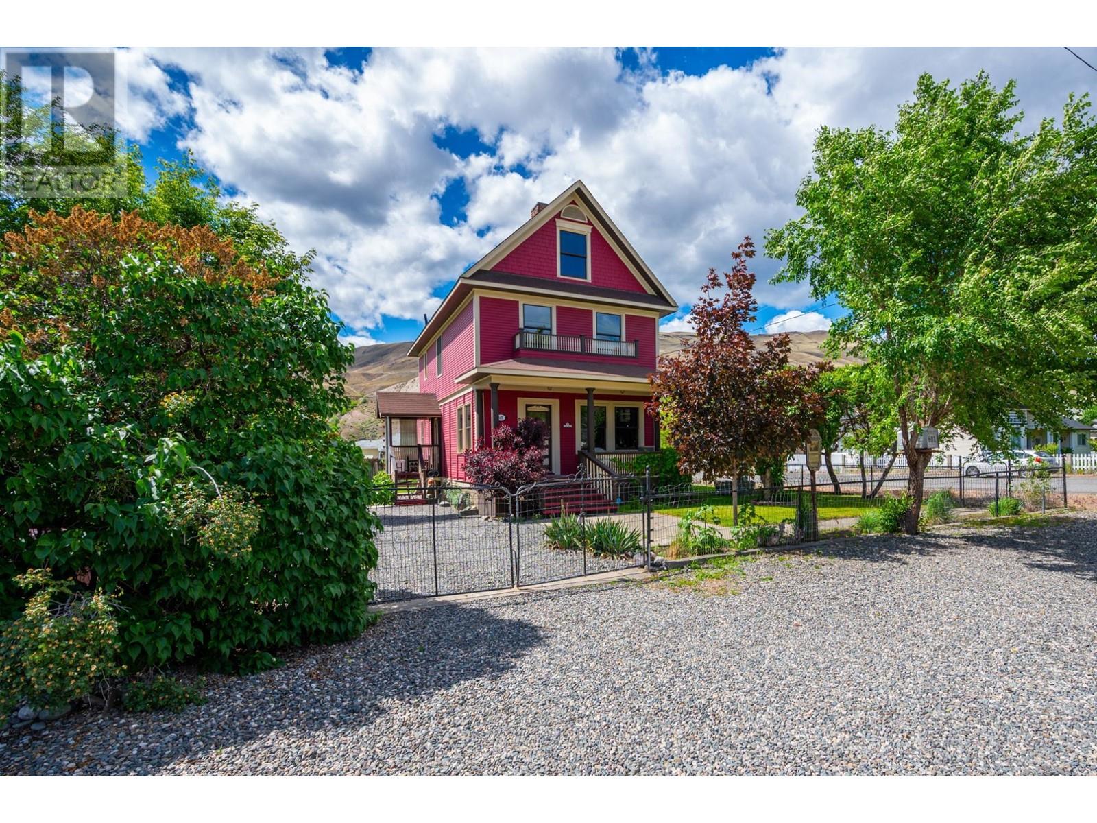 601 Brink Street Property Photo