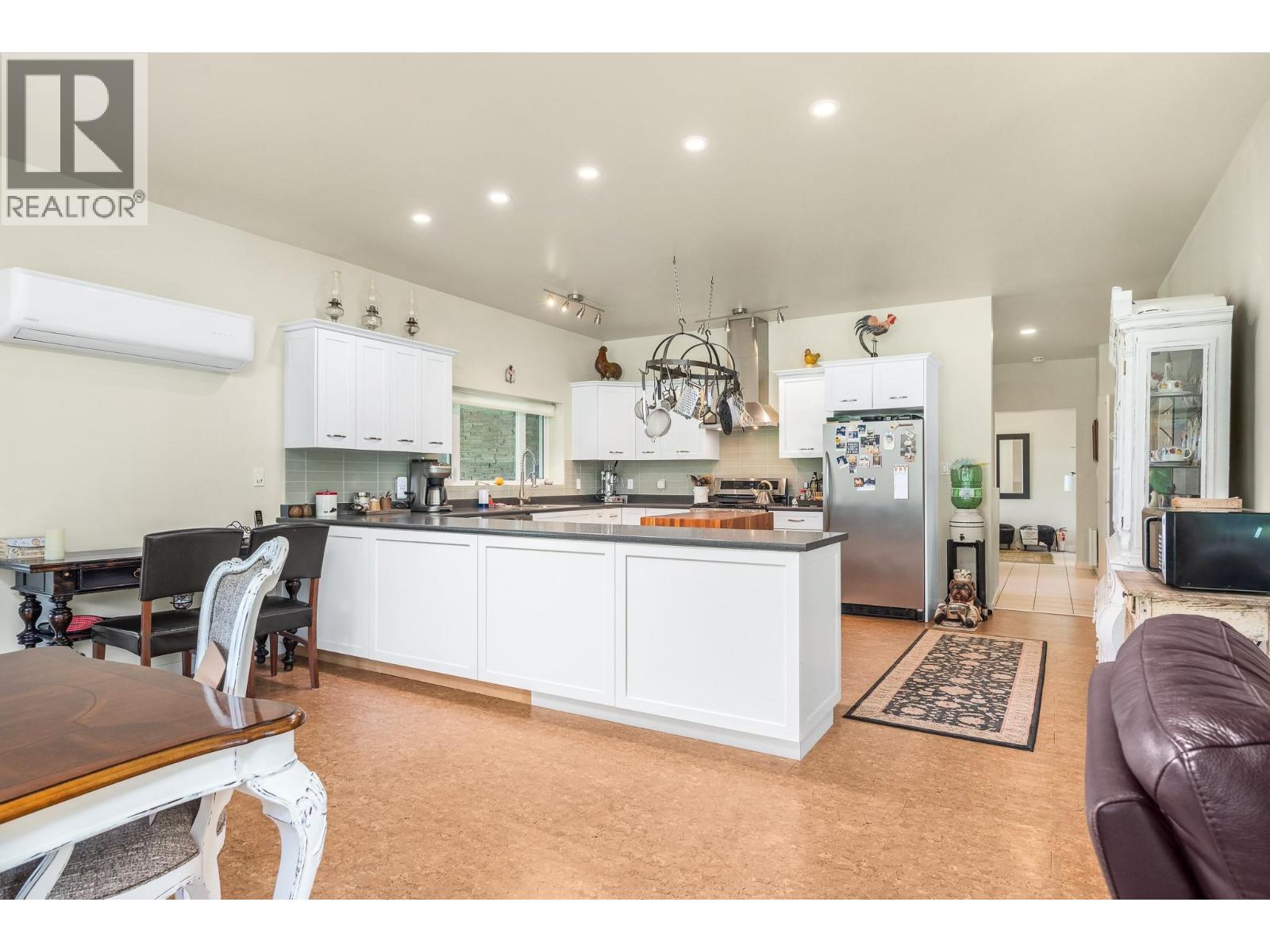 4 Hollingsworth Road Property Photo 7