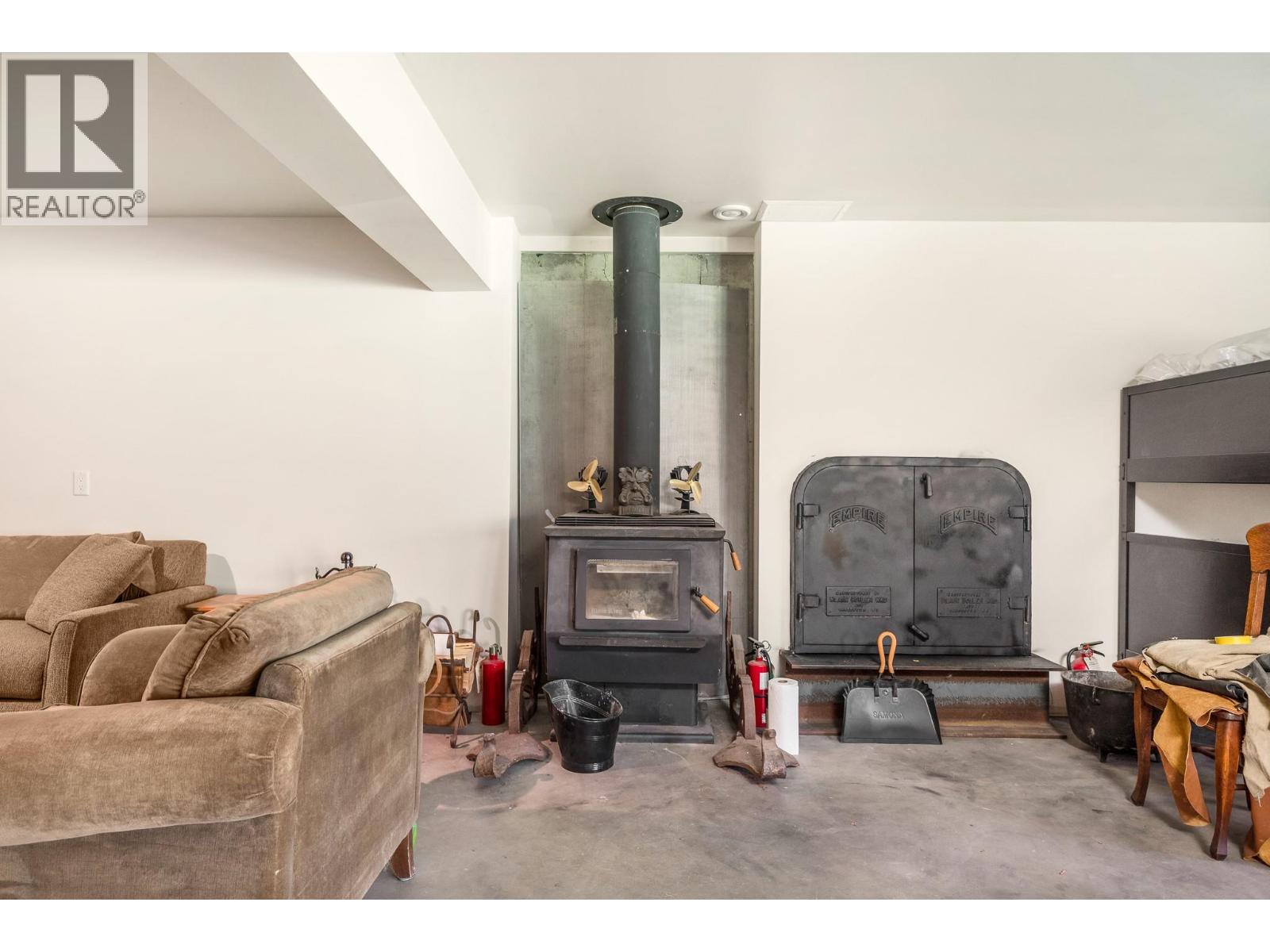 4 Hollingsworth Road Property Photo 41