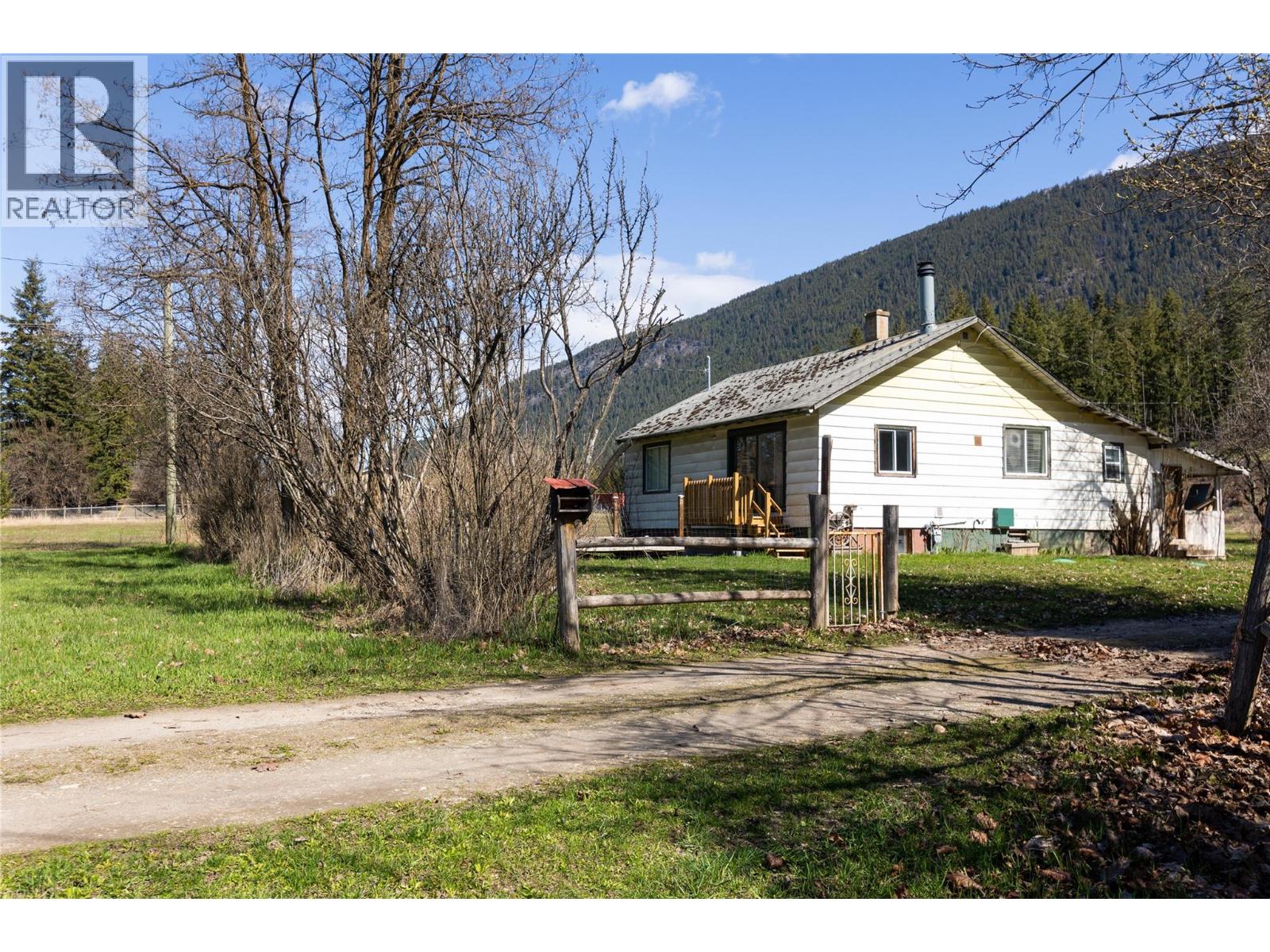 4251 Mikkelson Frontage Road Property Photo 3