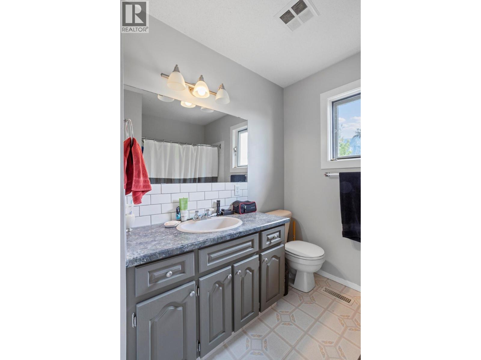 950 Hagey Road Property Photo 13
