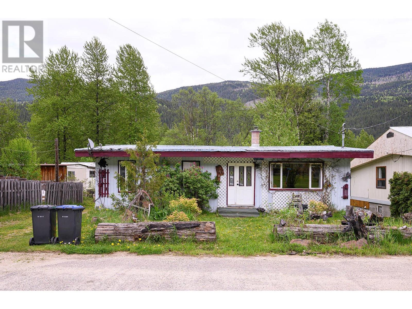3782 River Drive Property Photo 1
