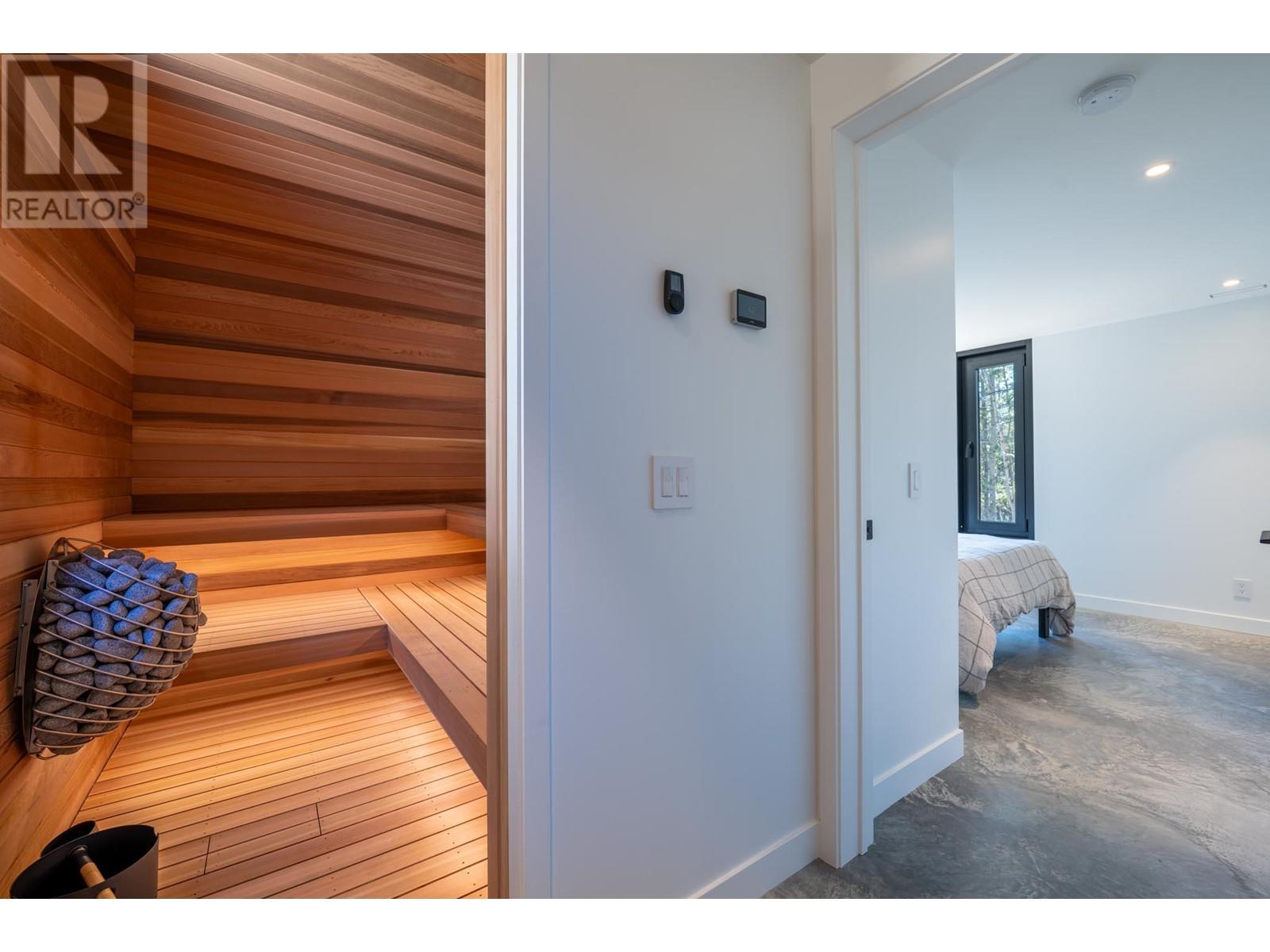 2060 Mcmurdo Road Property Photo 19