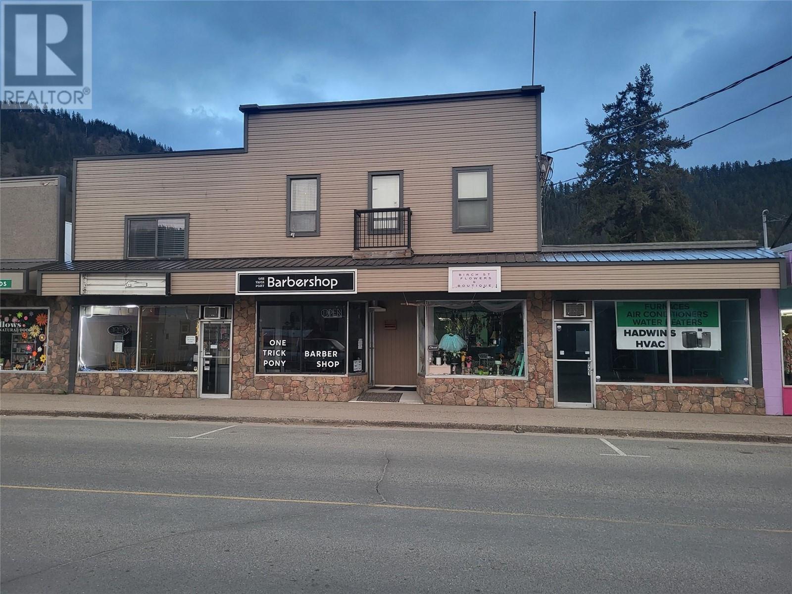 721-725 Shuswap Avenue Property Photo 1