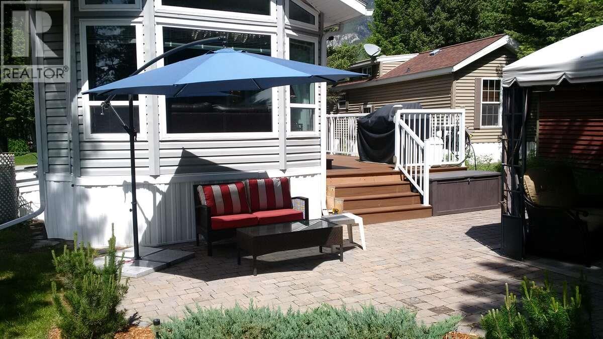 4889 Lynx Crescent Property Photo 5