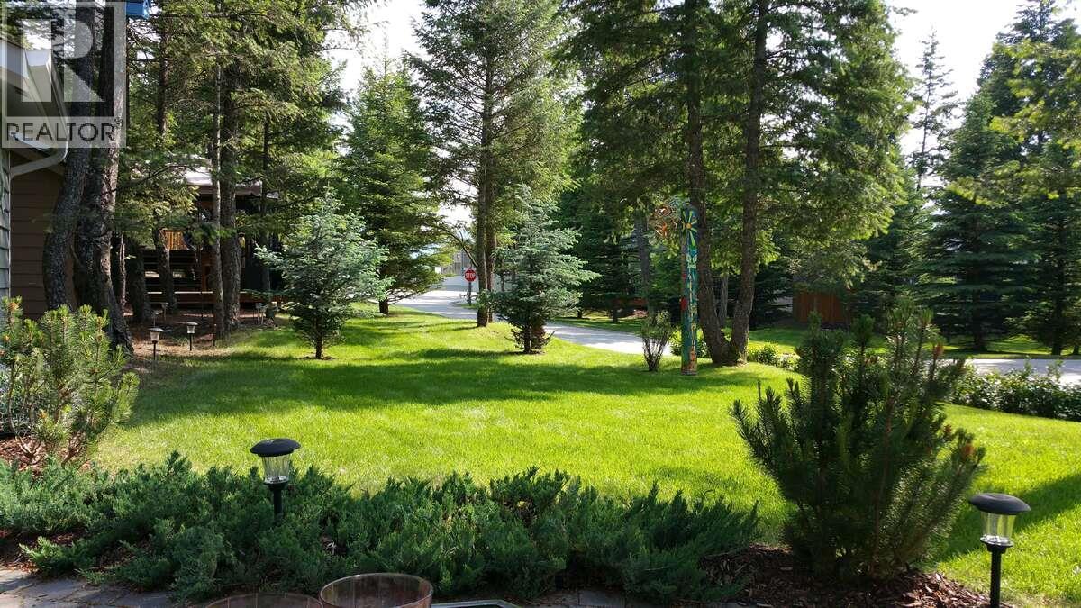 4889 Lynx Crescent Property Photo 7