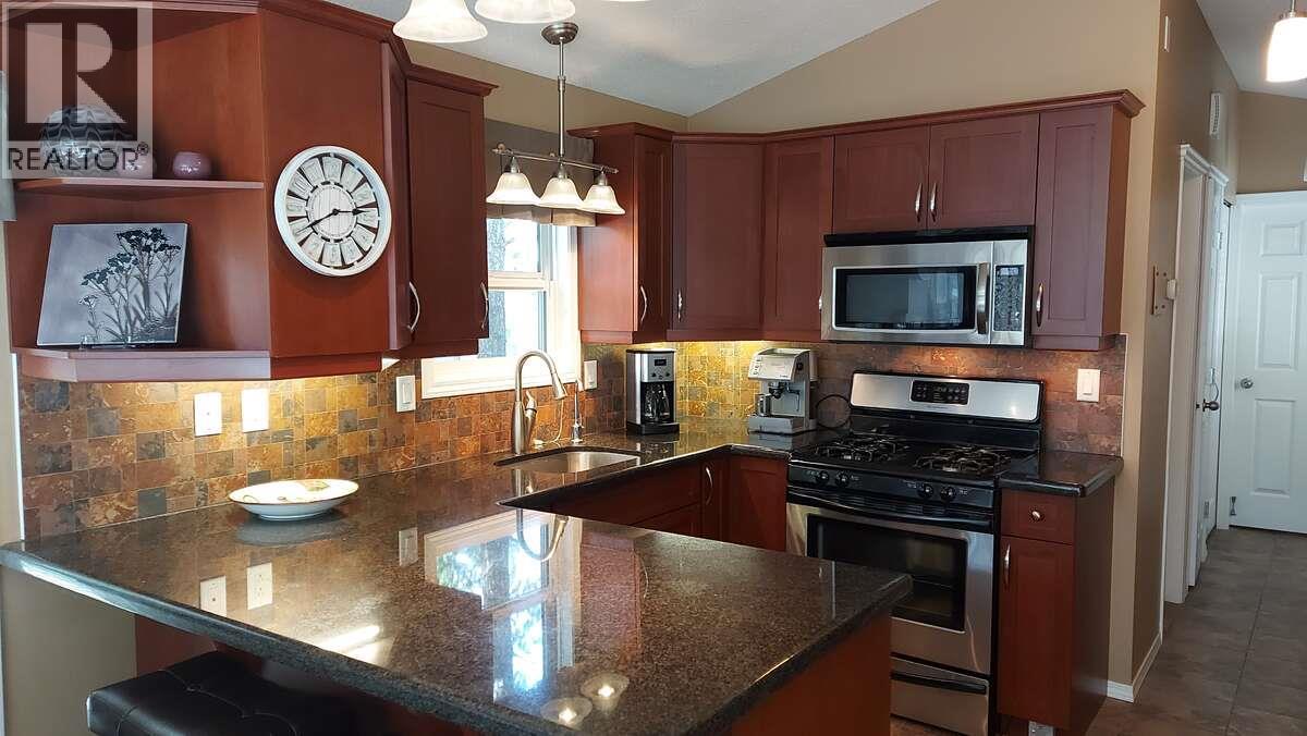 4889 Lynx Crescent Property Photo 21
