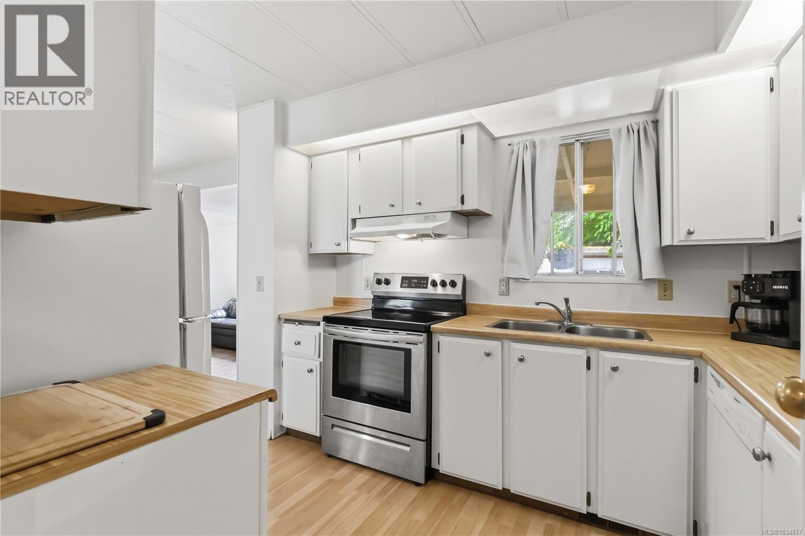 3 2670 Sooke River Rd Property Photo 18