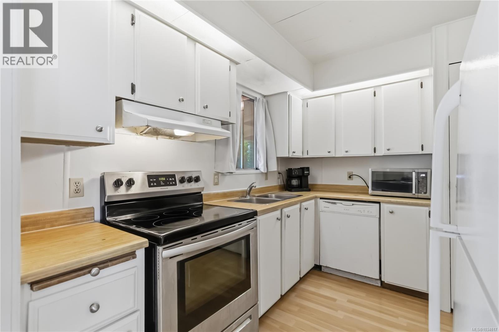 3 2670 Sooke River Rd Property Photo 19