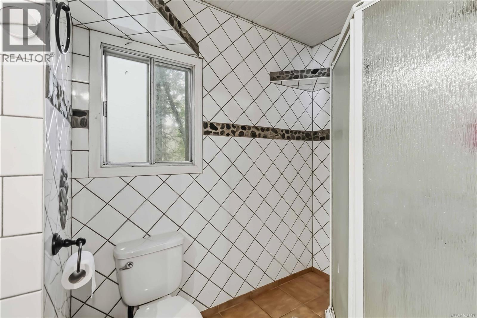 3 2670 Sooke River Rd Property Photo 24