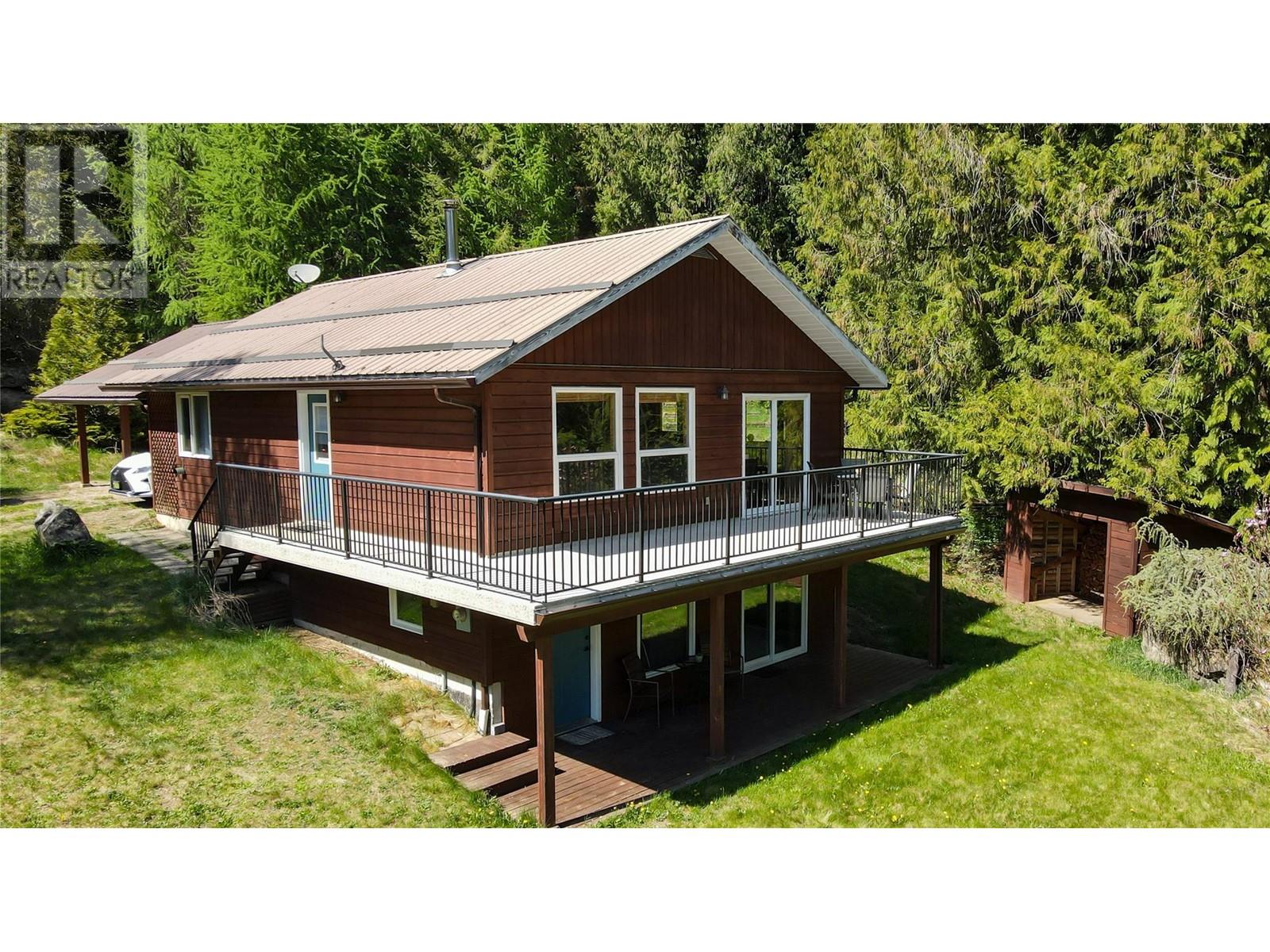 5949 Slocan River Road Property Photo 1