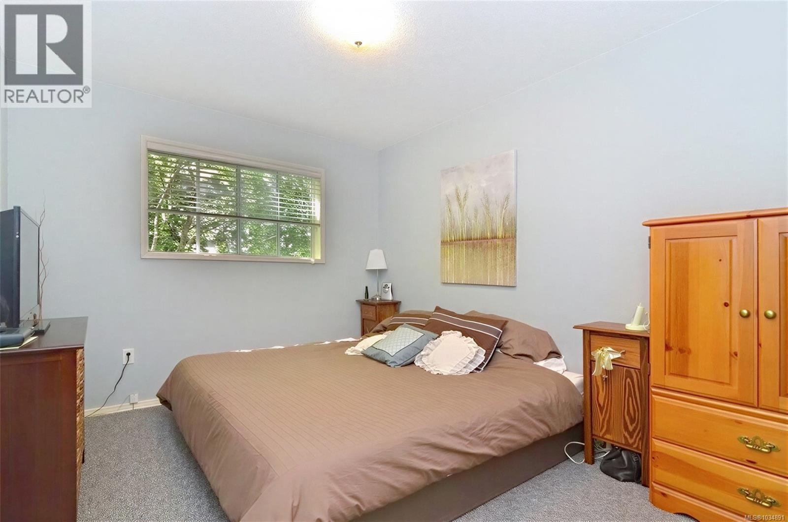 379 Kislingbury Lane Property Photo 7