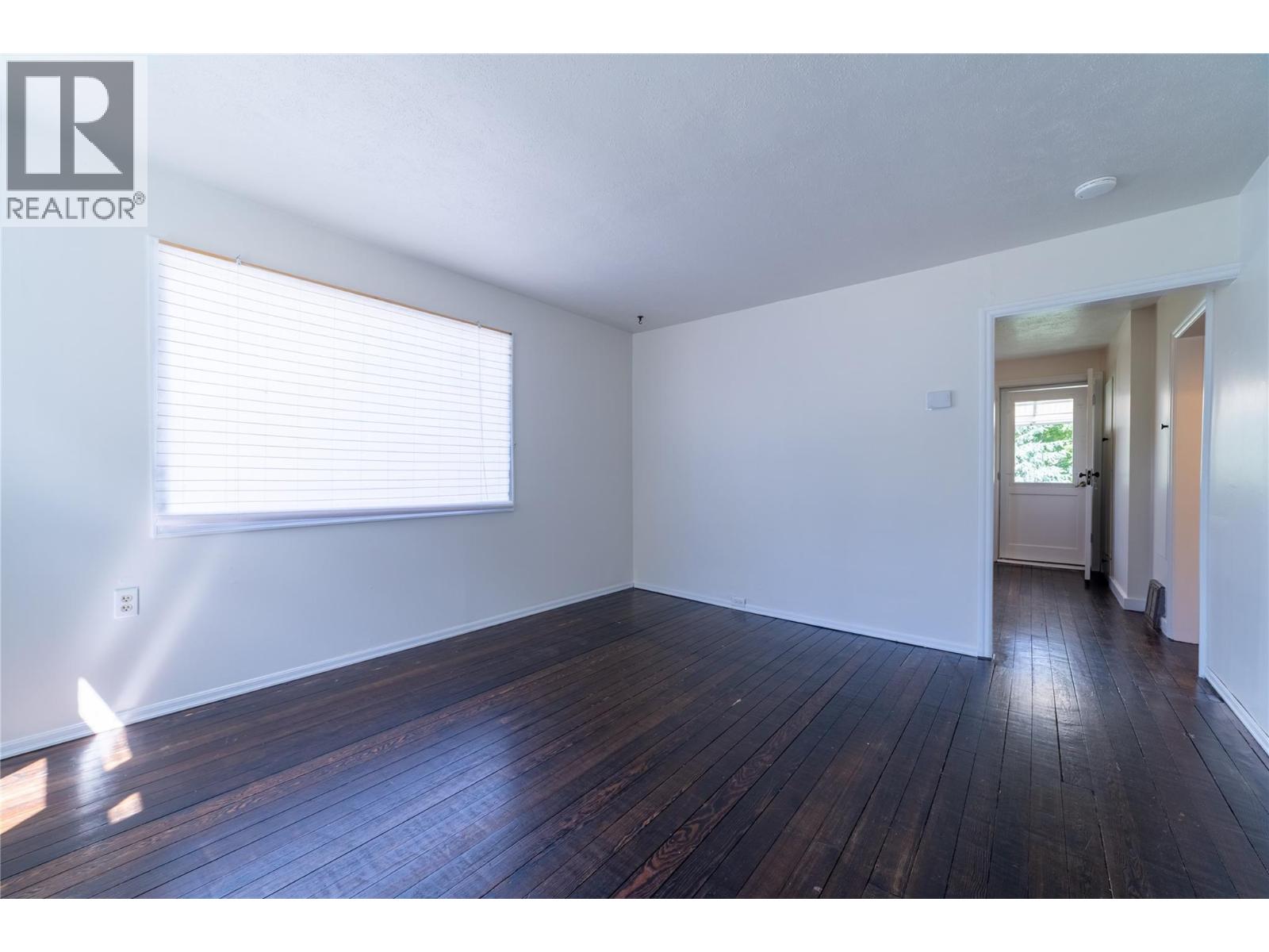 319 High Street Property Photo 3