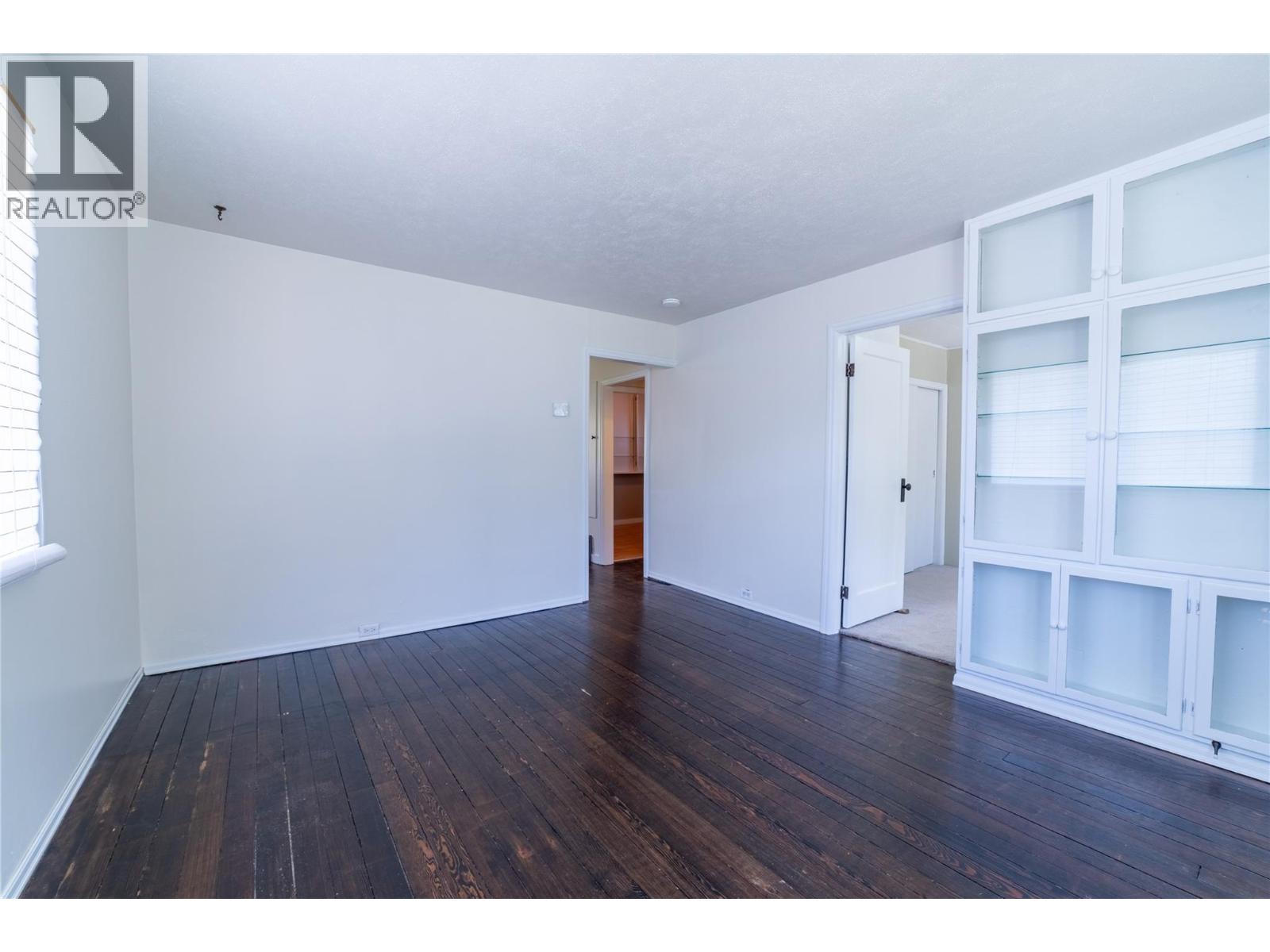 319 High Street Property Photo 4