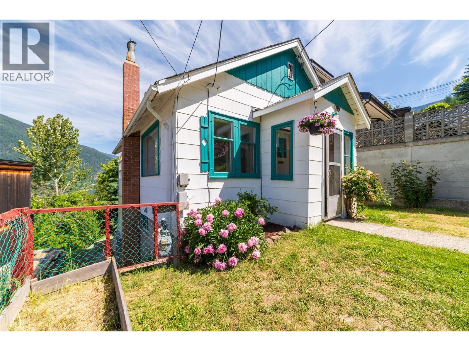 319 High Street Property Photo 9