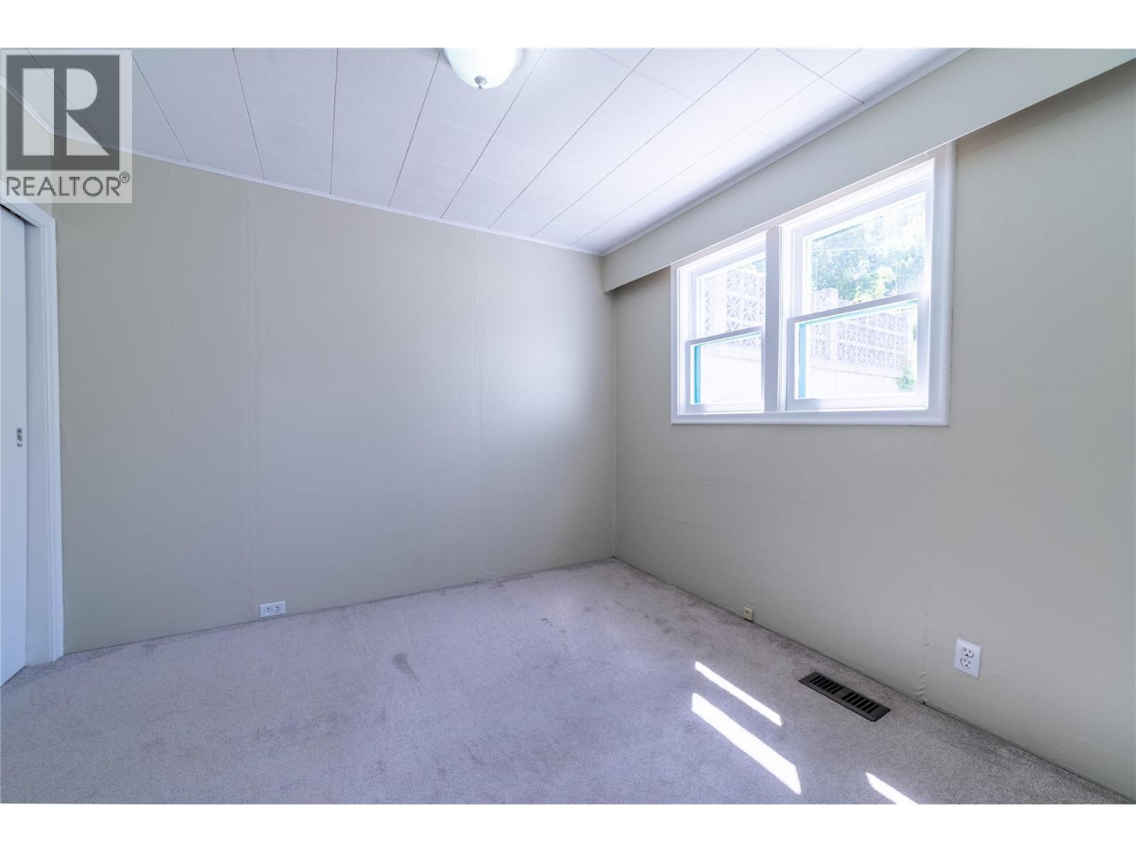 319 High Street Property Photo 18