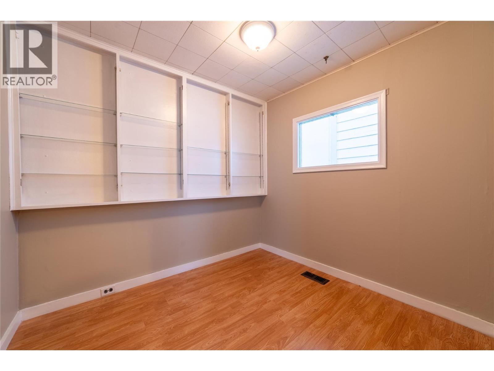 319 High Street Property Photo 21