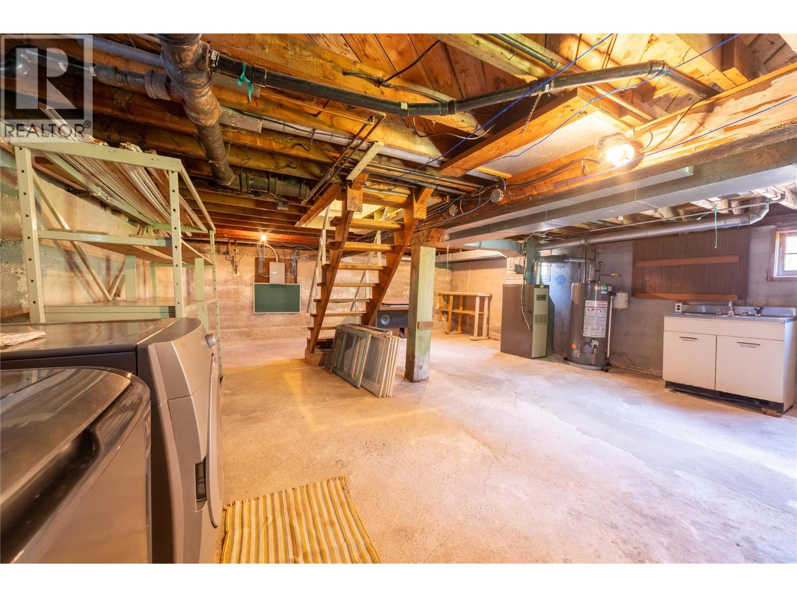 319 High Street Property Photo 24