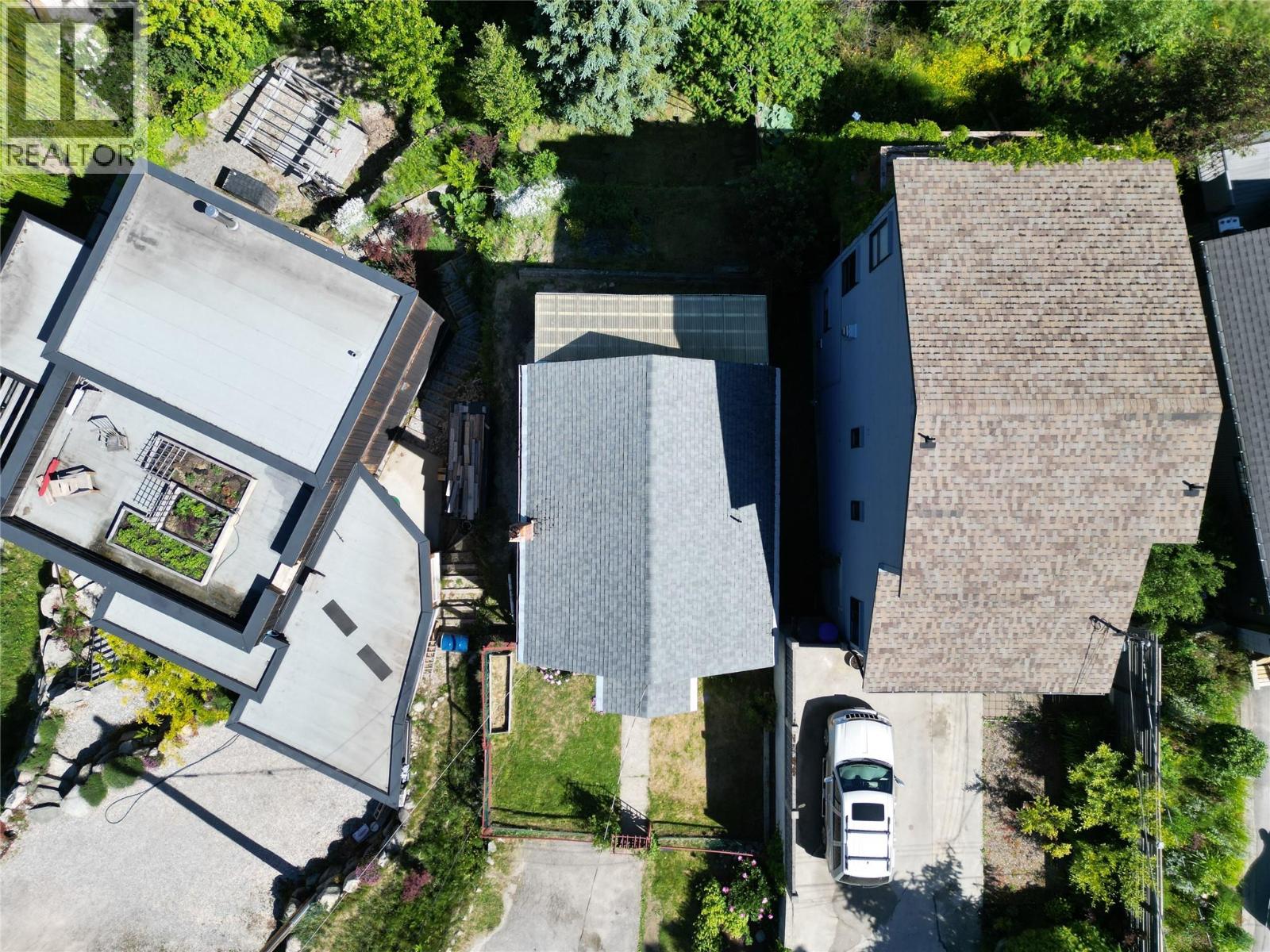 319 High Street Property Photo 36