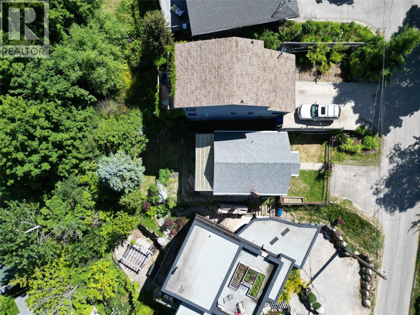 319 High Street Property Photo 37