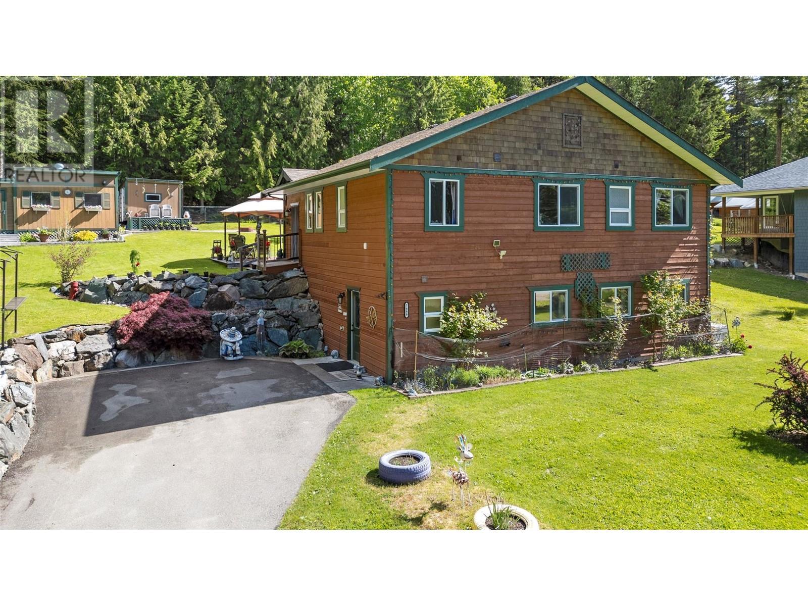 7688 Mountain Drive Property Photo 1