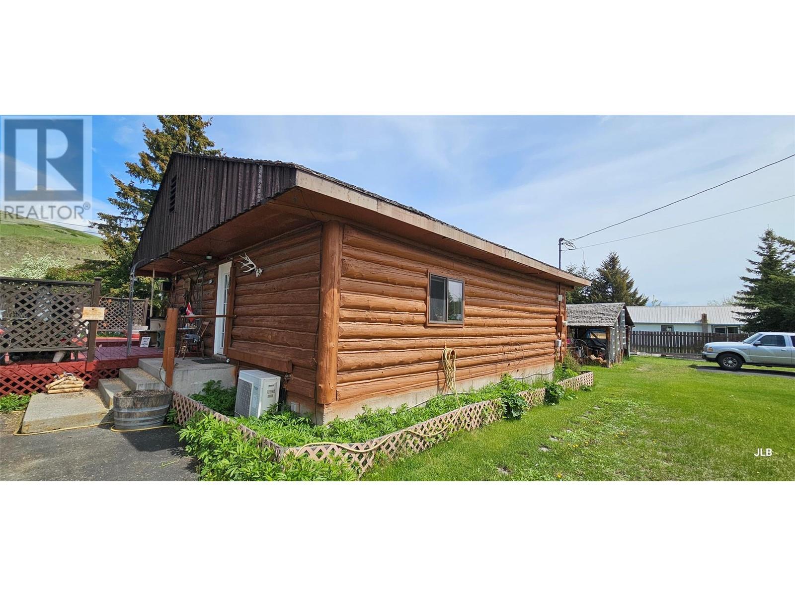 5721 Bridesville Townsite Road Property Photo 1
