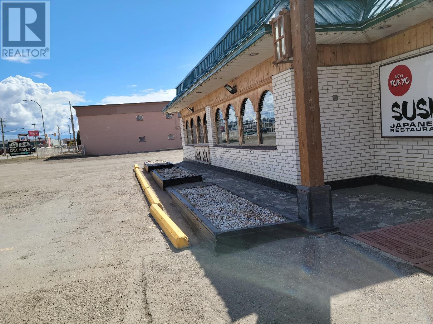 1325 Alaska Avenue Property Photo 1