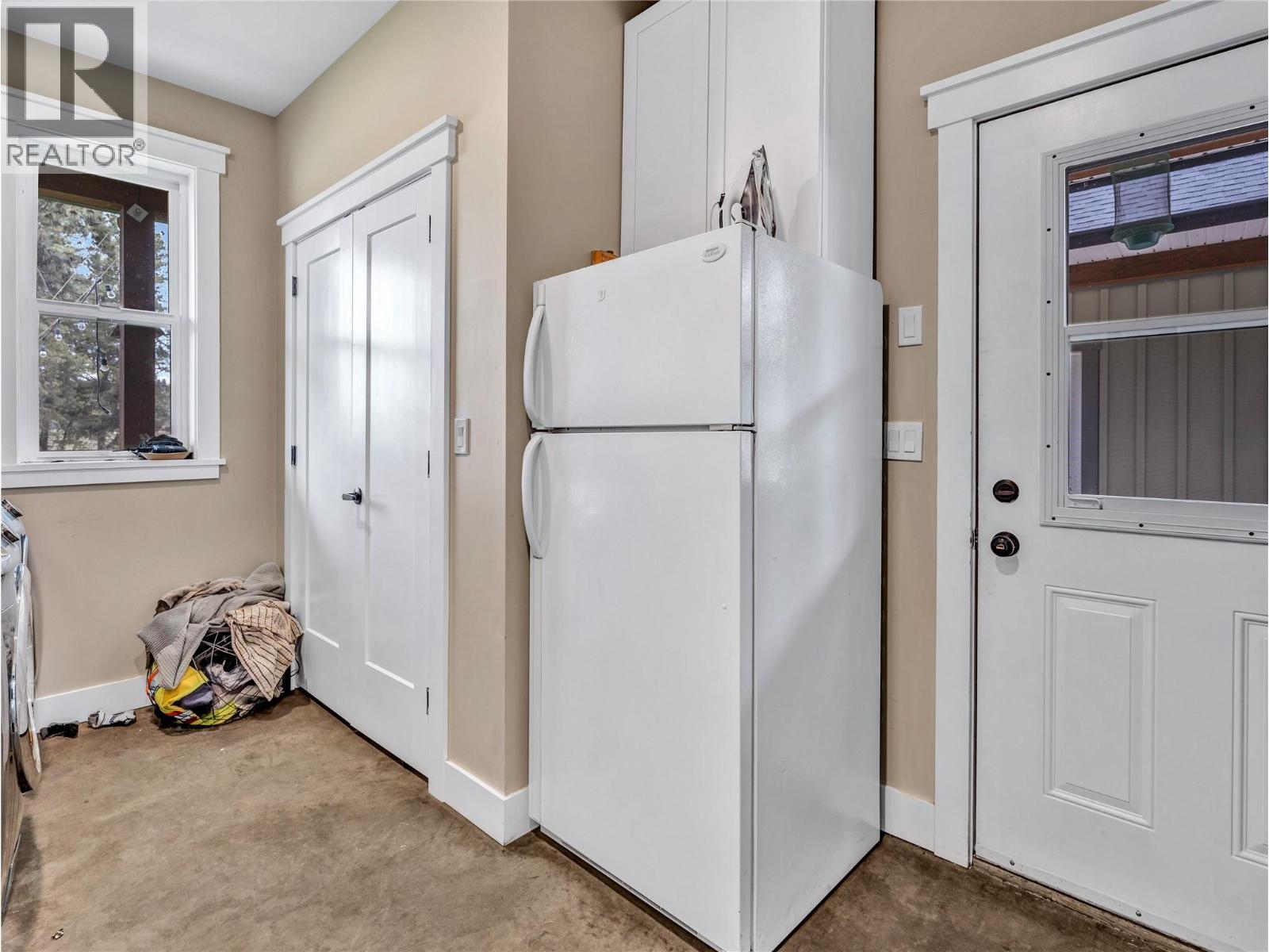422 Huey Road Property Photo 15