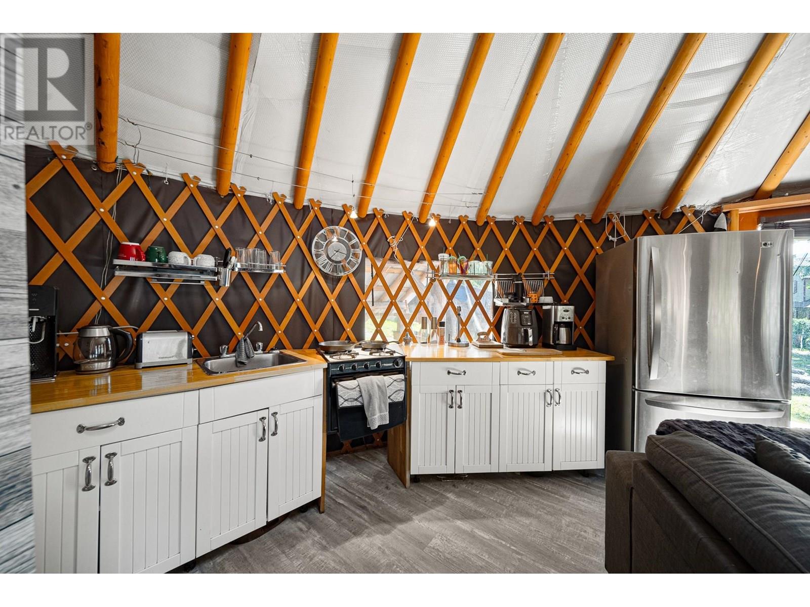 8486 Horseshoe Bay Road Property Photo 3