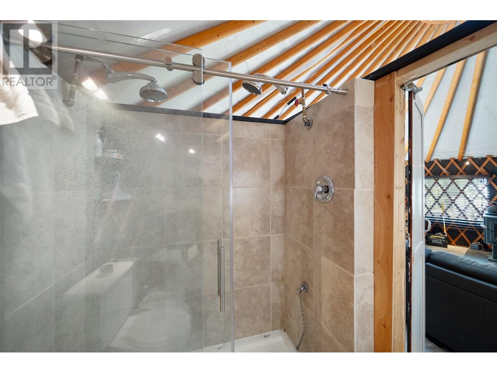 8486 Horseshoe Bay Road Property Photo 6