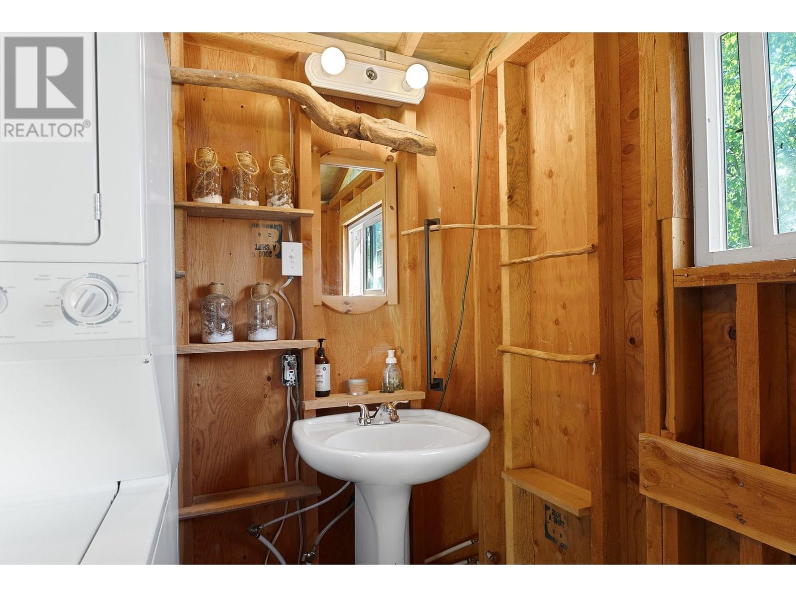 8486 Horseshoe Bay Road Property Photo 16