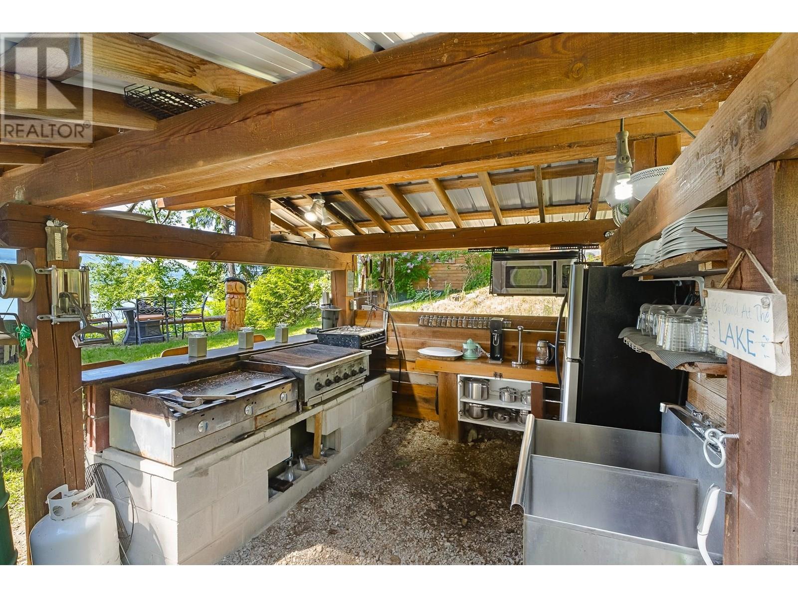 8486 Horseshoe Bay Road Property Photo 22