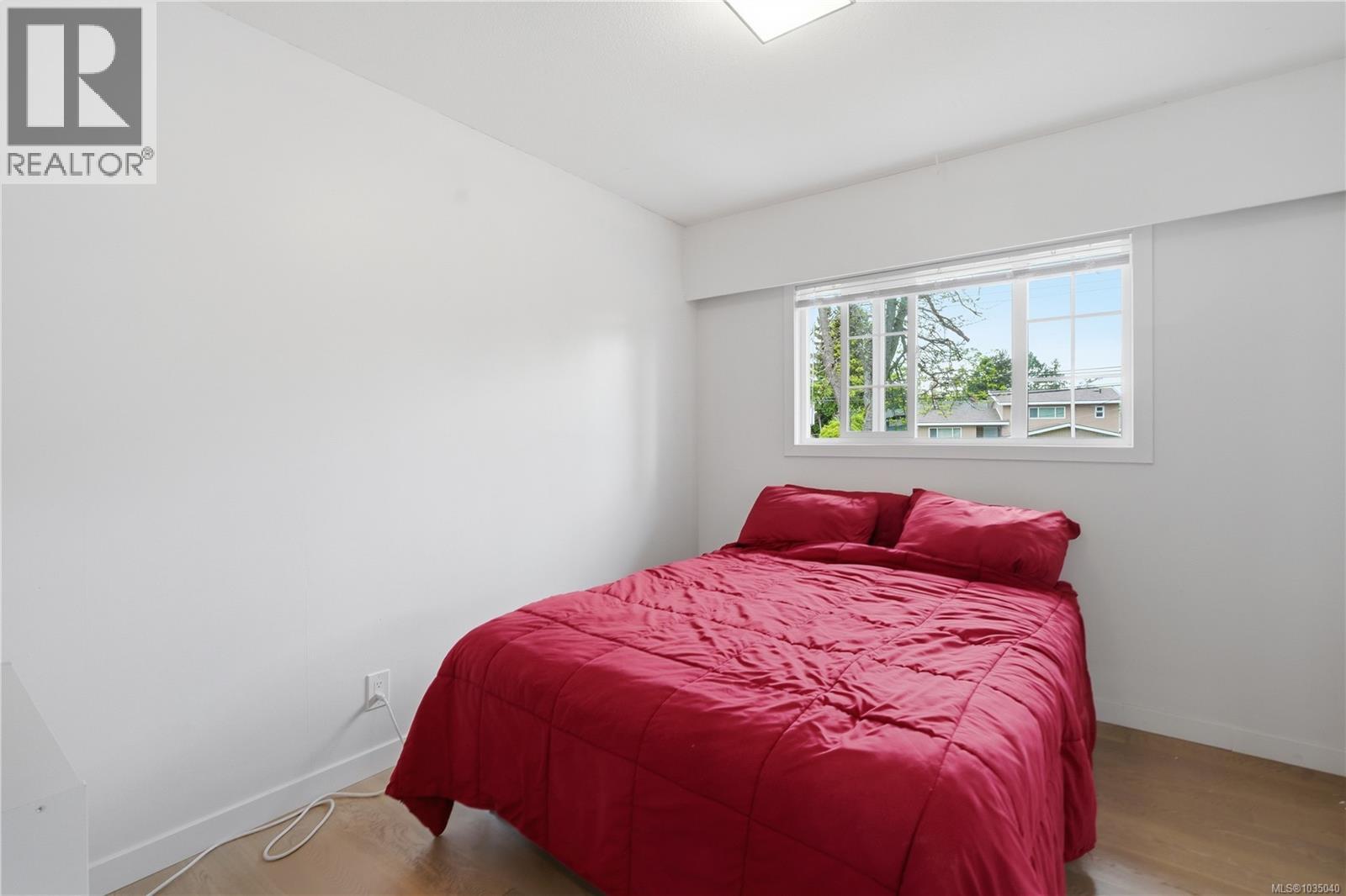 4261 Carey Rd Property Photo 14