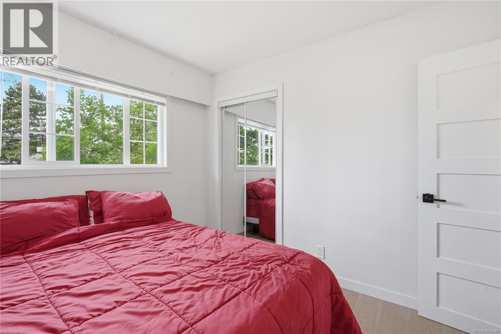 4261 Carey Rd Property Photo 15