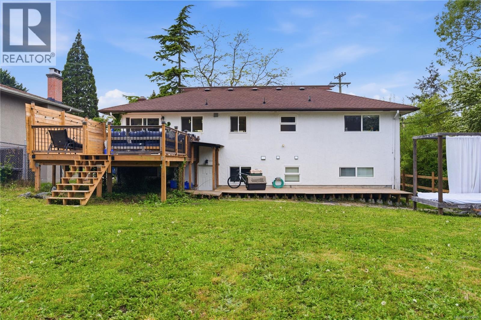 4261 Carey Rd Property Photo 32
